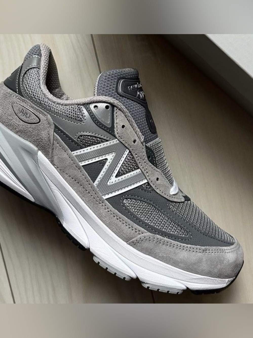 New Balance 990 V6 Made in USA - Women’s Size 7.5